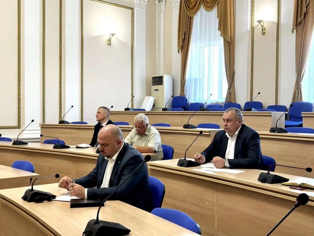 12 августа в Правительстве Брянской области состоялось совещание в формате видеоконференцсвязи под председательством заместителя Губернатора Брянской области Бориса Грибанова 12 августа в Правительстве Брянской области состоялось совещание в формате видеоконференцсвязи под председательством заместителя Губернатора Брянской области Бориса Грибанова