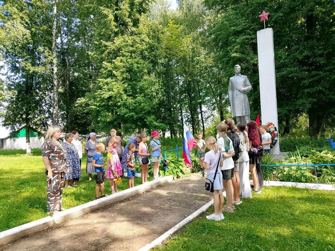 Дунаевский поселенческий Дом культуры провел митинг, посвящённый 83-й годовщине освобождения сёл и деревень Дроновского сельского поселения и Карачевского района от немецко-фашистских захватчиков Дунаевский поселенческий Дом культуры провел митинг, посвящённый 83-й годовщине освобождения сёл и деревень Дроновского сельского поселения и Карачевского района от немецко-фашистских захватчиков