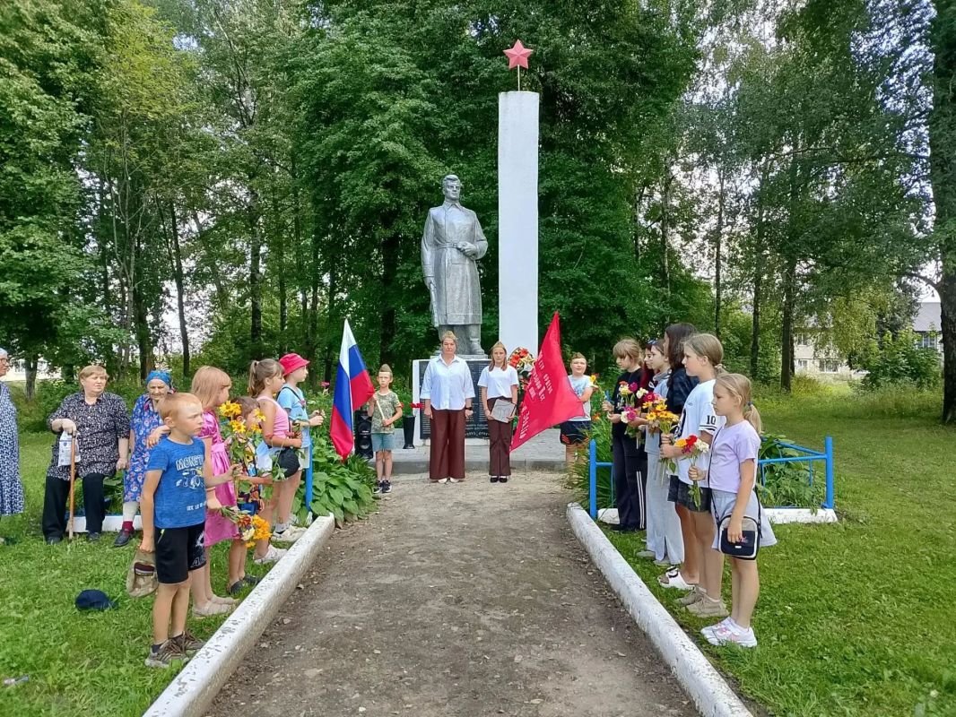 Дунаевский поселенческий Дом культуры провел митинг, посвящённый 83-й годовщине освобождения сёл и деревень Дроновского сельского поселения и Карачевского района от немецко-фашистских захватчиков Дунаевский поселенческий Дом культуры провел митинг, посвящённый 83-й годовщине освобождения сёл и деревень Дроновского сельского поселения и Карачевского района от немецко-фашистских захватчиков
