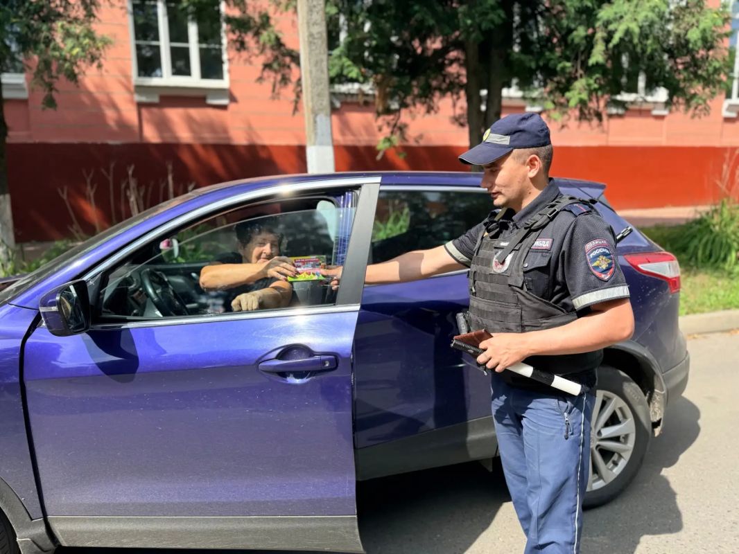 В Севске сотрудники ГАИ напомнили родителям о недопустимости управления транспортом детьми В Севске сотрудники ГАИ напомнили родителям о недопустимости управления транспортом детьми