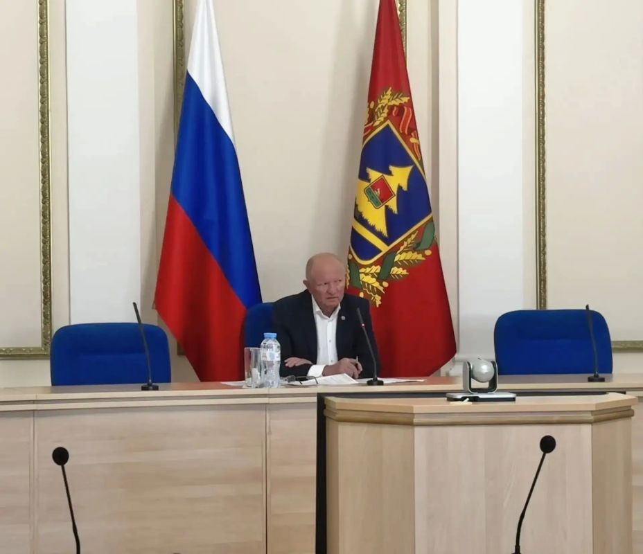 12 августа в Правительстве Брянской области состоялось совещание в формате видеоконференцсвязи под председательством заместителя Губернатора Брянской области Бориса Грибанова 12 августа в Правительстве Брянской области состоялось совещание в формате видеоконференцсвязи под председательством заместителя Губернатора Брянской области Бориса Грибанова