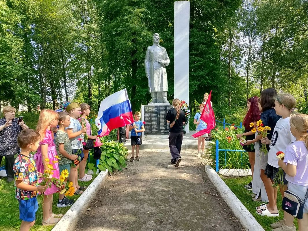 Дунаевский поселенческий Дом культуры провел митинг, посвящённый 83-й годовщине освобождения сёл и деревень Дроновского сельского поселения и Карачевского района от немецко-фашистских захватчиков Дунаевский поселенческий Дом культуры провел митинг, посвящённый 83-й годовщине освобождения сёл и деревень Дроновского сельского поселения и Карачевского района от немецко-фашистских захватчиков