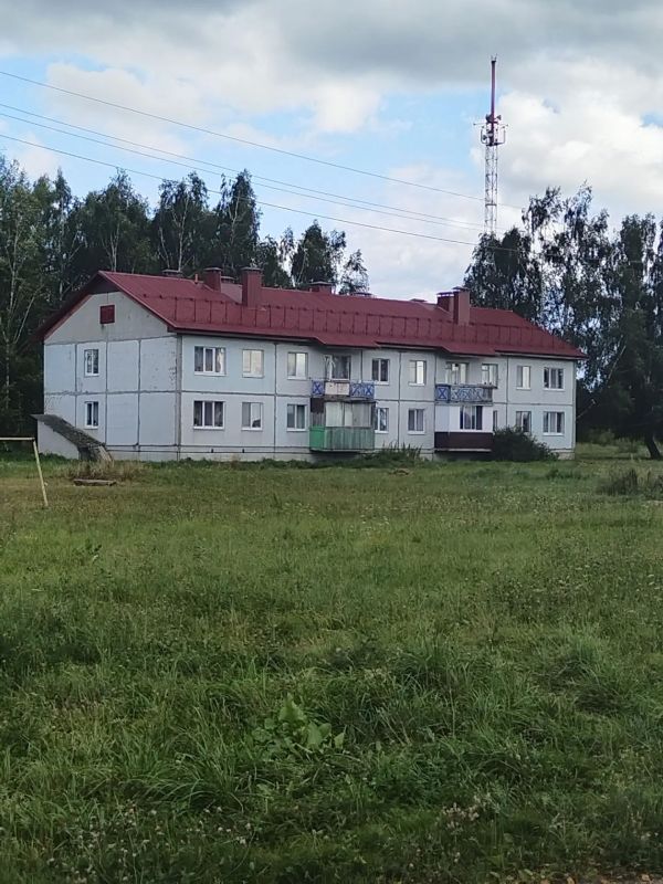 В д.Хмелево Хмелевского сельского поселения в трех многоквартирных домах по ул.Молодежная завершены работы по капитальному ремонту кровель