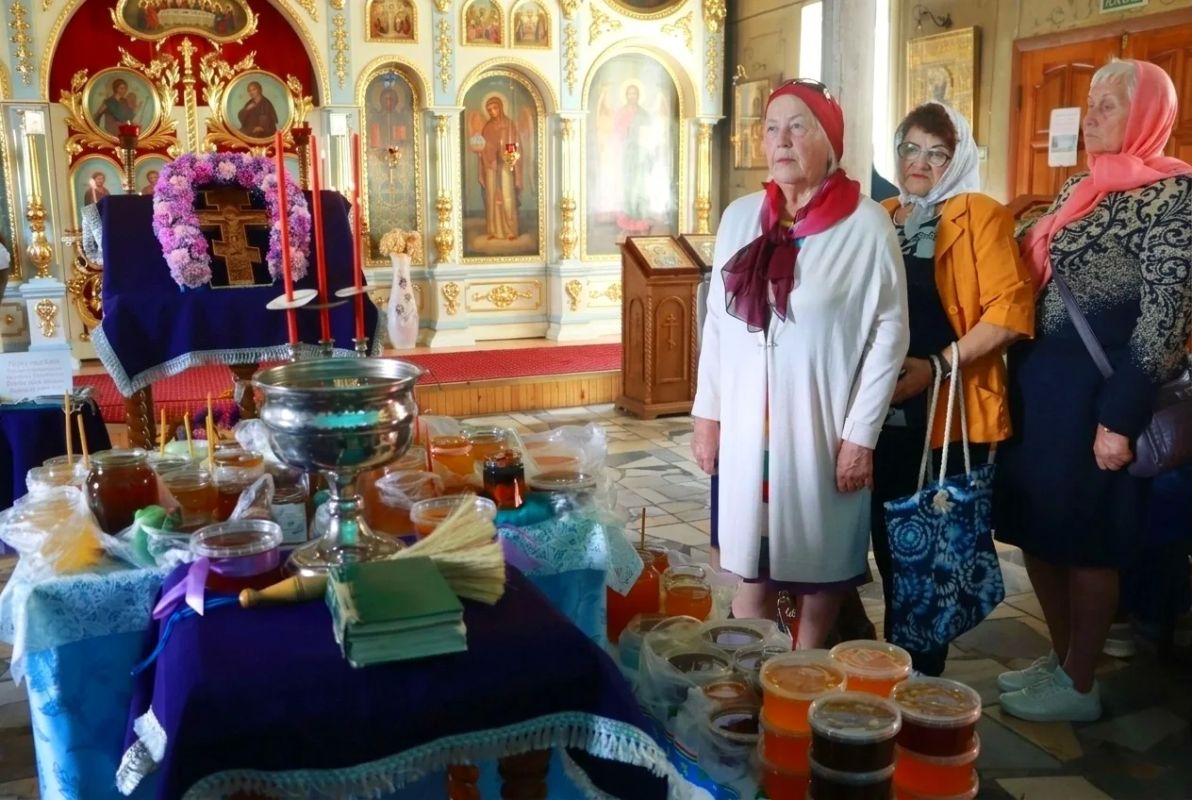 Медовый Спас — народно-церковный праздник, который ежегодно отмечается 14 августа Медовый Спас — народно-церковный праздник, который ежегодно отмечается 14 августа