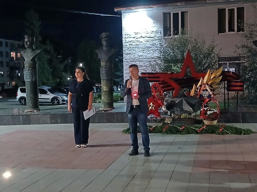 Торжества ко Дню города и 83-й годовщине освобождения Карачева завершились акцией «Зажги свечу» Торжества ко Дню города и 83-й годовщине освобождения Карачева завершились акцией «Зажги свечу»