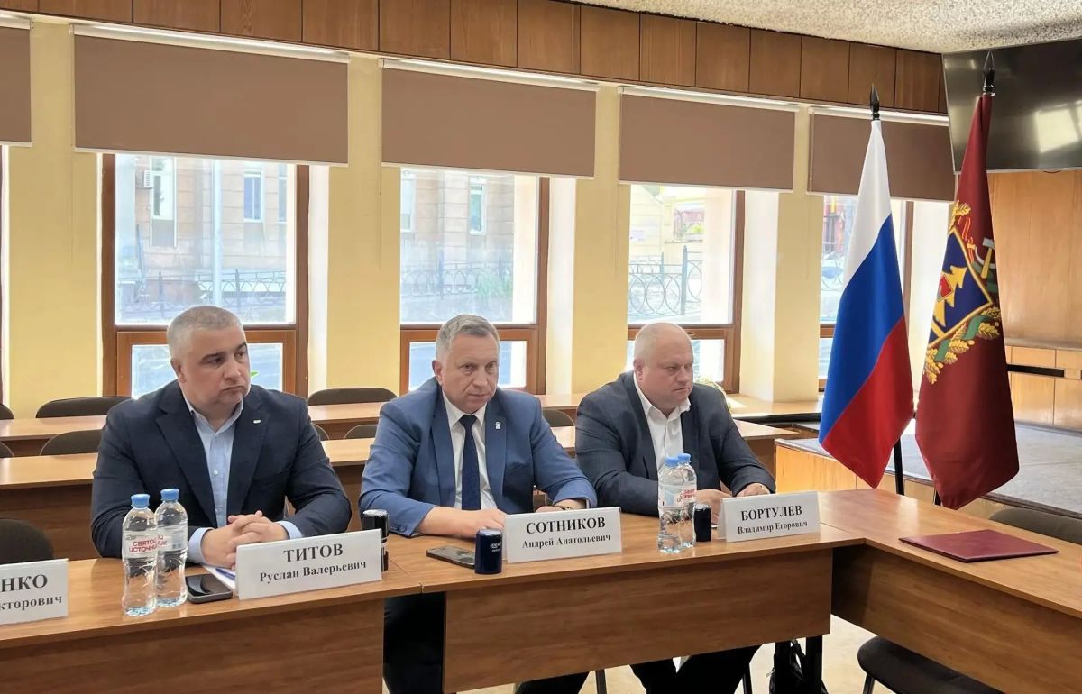 На площадке Общественной палаты Брянской области прошло совместное заседание Совета и Общественного штаба по контролю и наблюдению за выборами На площадке Общественной палаты Брянской области прошло совместное заседание Совета и Общественного штаба по контролю и наблюдению за выборами