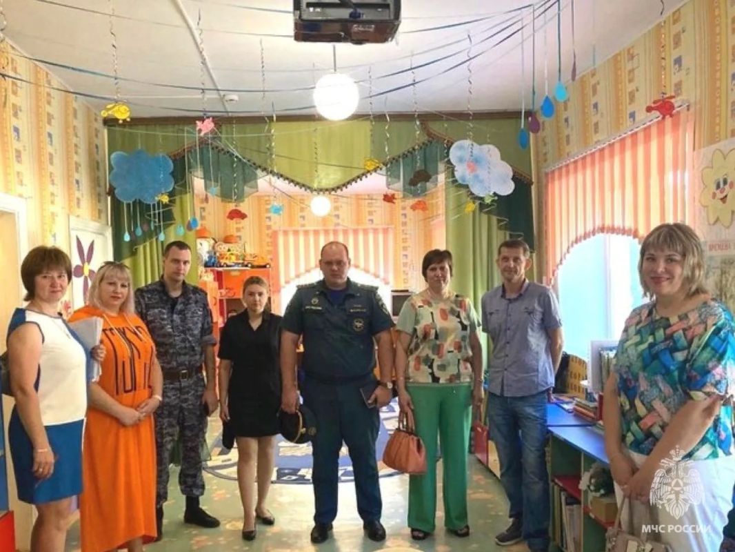 Обеспечение безопасности в образовательных организациях Брянской области: подготовка к новому учебному году Обеспечение безопасности в образовательных организациях Брянской области: подготовка к новому учебному году