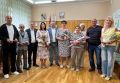 Сегодня глава Новозыбковского городского округа Александр Щипакин и исполняющий обязанности главы Новозыбковской городской администрации Виктор Шевелев вручили лучшим работникам организаций и бюджетных учреждений нашего...