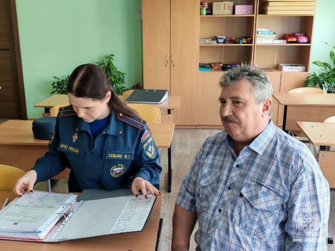 Обеспечение безопасности в образовательных организациях Брянской области: подготовка к новому учебному году Обеспечение безопасности в образовательных организациях Брянской области: подготовка к новому учебному году