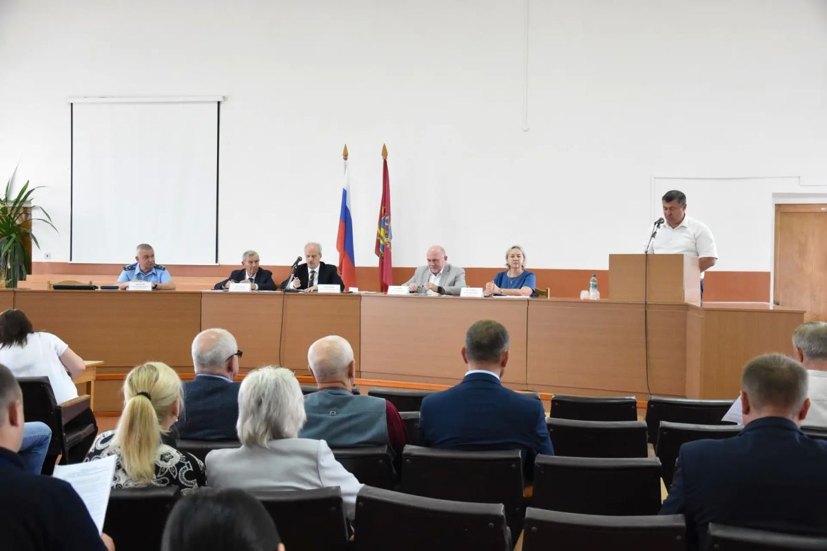 Состоялось 13-е заседание Дятьковского районного Совета народных депутатов седьмого созыва Состоялось 13-е заседание Дятьковского районного Совета народных депутатов седьмого созыва