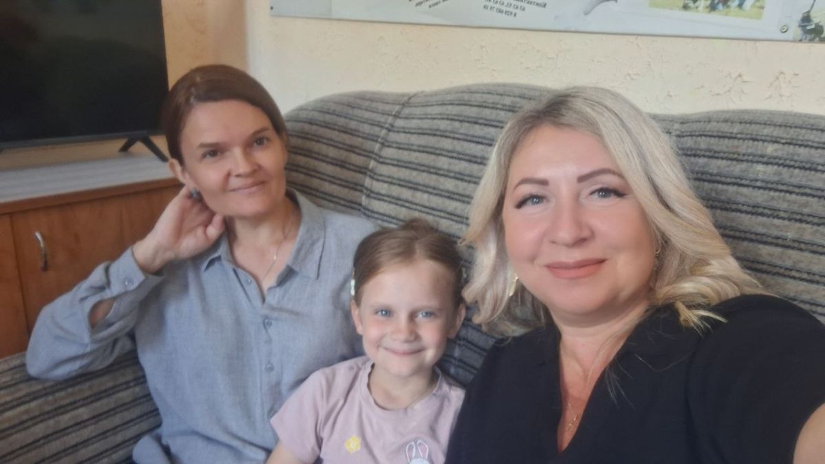 Инна Мухина: Выезды в пункты временного размещения граждан носят системный характер Инна Мухина: Выезды в пункты временного размещения граждан носят системный характер