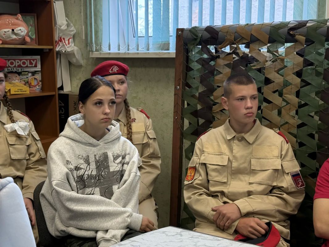20 августа, в преддверии одного из главных государственных праздников – Дня Государственного флага Российской Федерации, для отдыхающих Детского оздоровительного комплекса «Лесной» была организована насыщенная и...