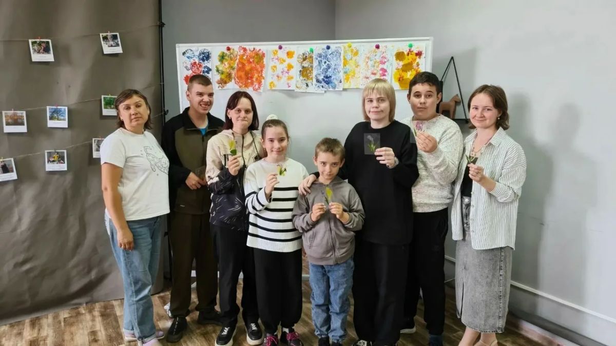 Волшебство творчества. В отделении реабилитации и абилитации инвалидов комплексного центра Навлинского района сегодня царила атмосфера настоящего творчества и радости Волшебство творчества. В отделении реабилитации и абилитации инвалидов комплексного центра Навлинского района сегодня царила атмосфера настоящего творчества и радости