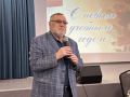 Стратегическая сессия открылась ярким выступлением магистра Клуба лидеров образования Олега Геннадьевича Парамонова, который презентовал собравшимся бесценный урок педагогического и поэтического мастерства