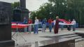 В Брянске на площади Воинской славы в День государственного флага России состоялась торжественная церемония поднятия триколора