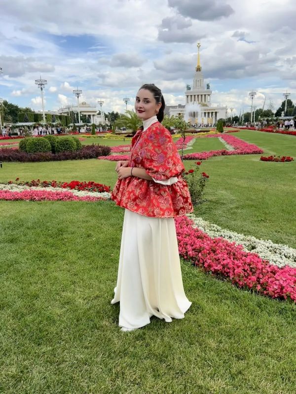 Солистка Брянской областной филармонии выступила на Фестивале «Вкусы России» Солистка Брянской областной филармонии выступила на Фестивале «Вкусы России»