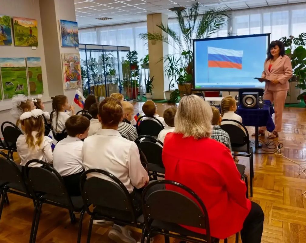 День российского флага в Музее дятьковского хрусталя! День российского флага в Музее дятьковского хрусталя!
