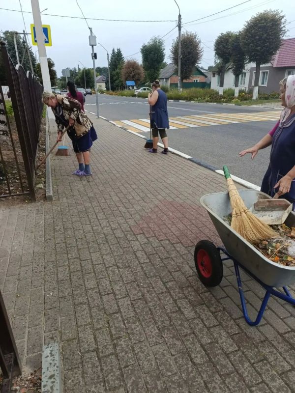 В Гордеевском районе в рамках общеобластного субботника прошли мероприятия по уборке и благоустройству территорий В Гордеевском районе в рамках общеобластного субботника прошли мероприятия по уборке и благоустройству территорий