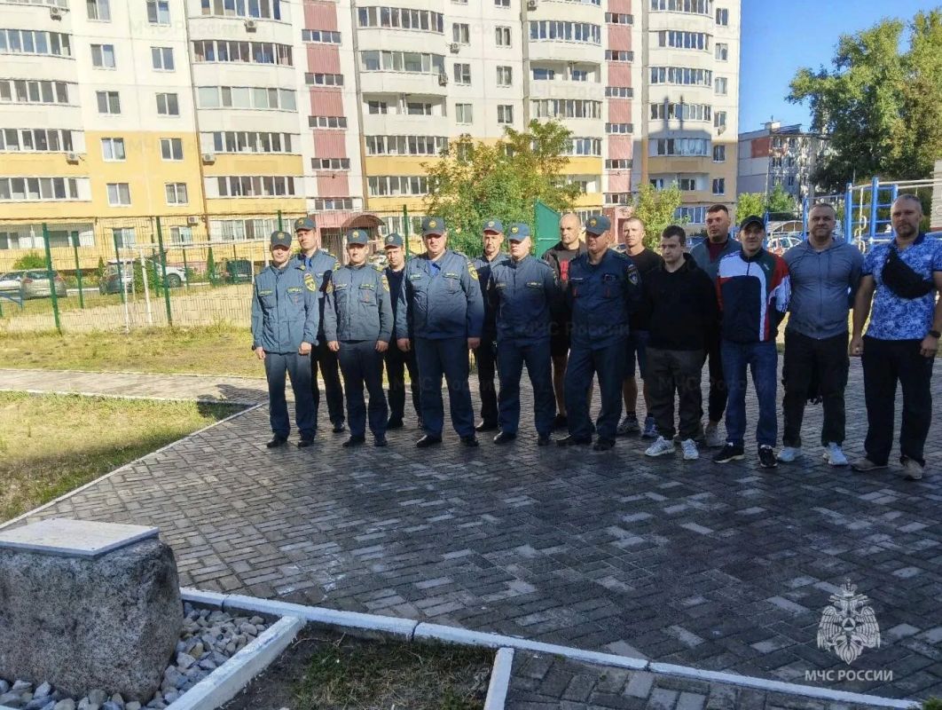 Подвиг, который не забывается: в Брянске почтили память погибших спасателей Подвиг, который не забывается: в Брянске почтили память погибших спасателей