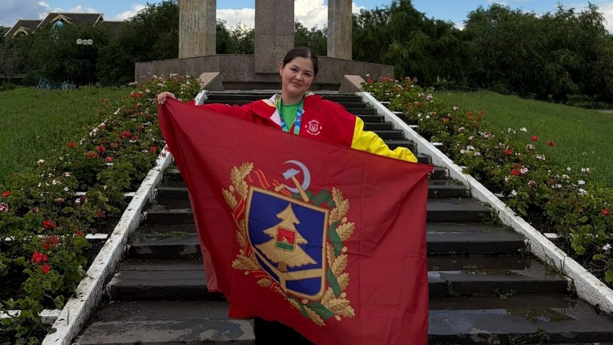 В минувшие выходные в регионе прошли праздничные мероприятия, посвящённые одному из главных событий страны - Дню флага России