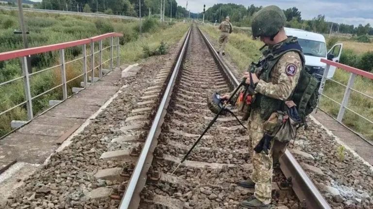 Сапёры «БАРС – Брянск» ежедневно обезвреживают адские ловушки ВСУ Сапёры «БАРС – Брянск» ежедневно обезвреживают адские ловушки ВСУ