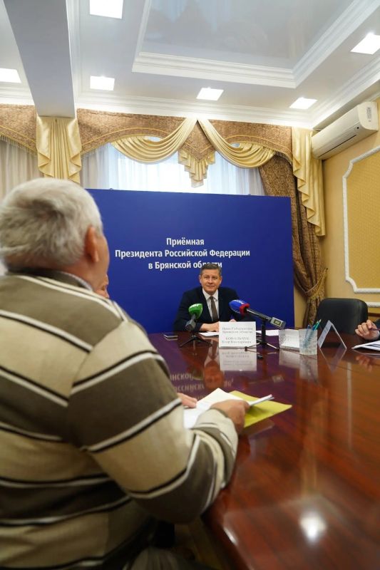 Егор Ковальчук: Обеспечение транспортной безопасности, вопросы, связанные с водоотведением и канализацией в частном секторе, льготы для многодетных семей — провел личный прием граждан в приемной Президента Российской... Егор Ковальчук: Обеспечение транспортной безопасности, вопросы, связанные с водоотведением и канализацией в частном секторе, льготы для многодетных семей — провел личный прием граждан в приемной Президента Российской...