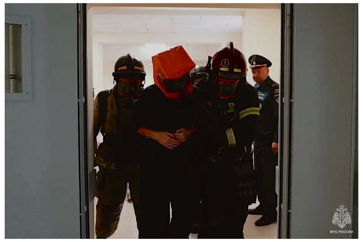 Пожарнотактические учения в Брянской городской больнице № 4: отработка взаимодействия и спасение пострадавших Пожарнотактические учения в Брянской городской больнице № 4: отработка взаимодействия и спасение пострадавших