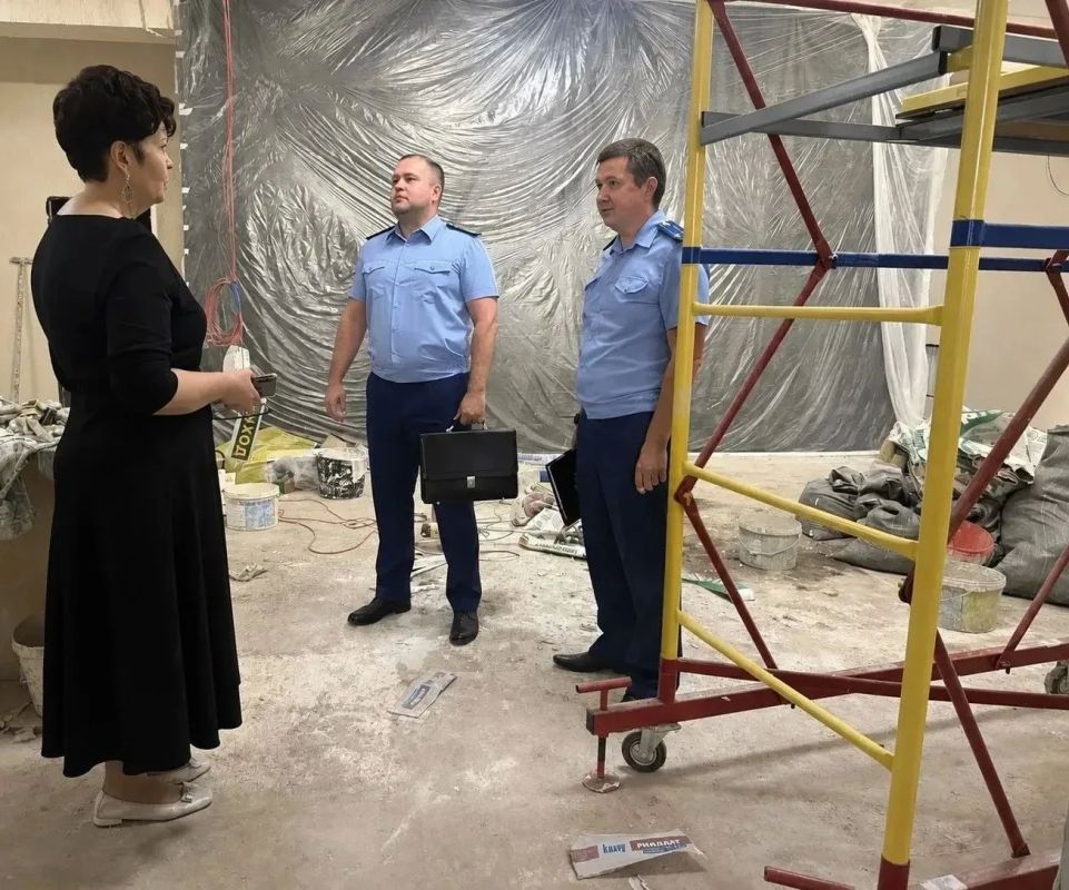 Прокуратура проверила ход капитального ремонта Брянского художественного музейно-выставочного центра Прокуратура проверила ход капитального ремонта Брянского художественного музейно-выставочного центра