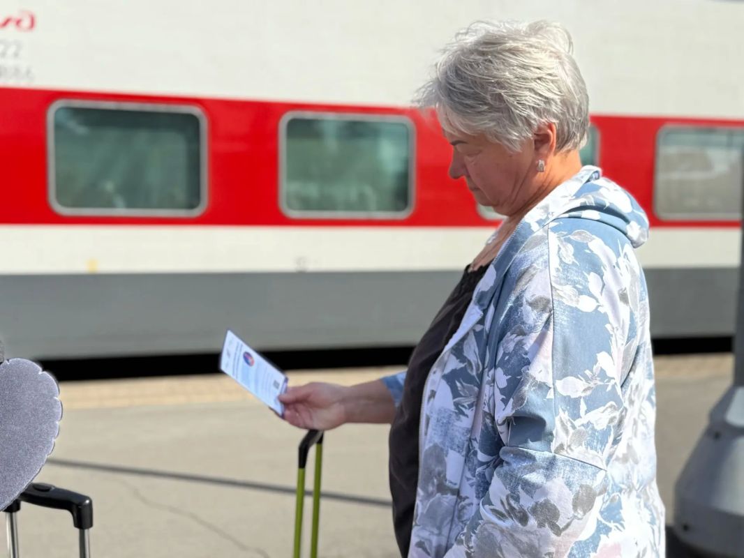 Голосуй, не меняя планов!. Расстояние от Брянска до столицы всего 386 км. Несмотря на введенный запрет работы аэропорта, тысячи жителей Брянщины на поездах и автобусах приезжают в Москву на работу и учебу, а многие, чтобы в... Голосуй, не меняя планов!. Расстояние от Брянска до столицы всего 386 км. Несмотря на введенный запрет работы аэропорта, тысячи жителей Брянщины на поездах и автобусах приезжают в Москву на работу и учебу, а многие, чтобы в...