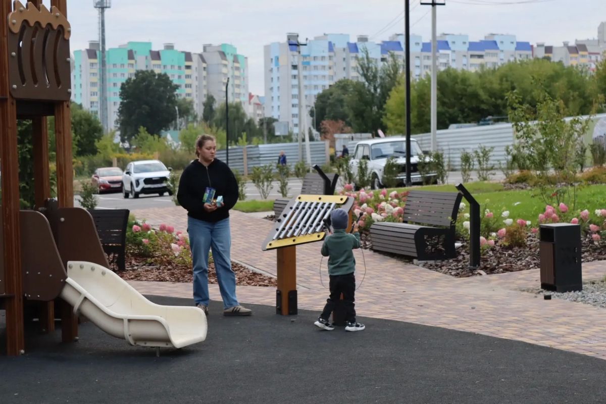 27 августа врио Губернатора Брянской области Егор Викторович Ковальчук посетил жилой комплекс «Цветной бульвар» в посёлке Путёвка — один из самых масштабных и современных проектов Брянского района 27 августа врио Губернатора Брянской области Егор Викторович Ковальчук посетил жилой комплекс «Цветной бульвар» в посёлке Путёвка — один из самых масштабных и современных проектов Брянского района