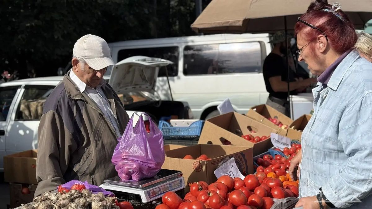 В Брянске продолжают работу ярмарки выходного дня В Брянске продолжают работу ярмарки выходного дня