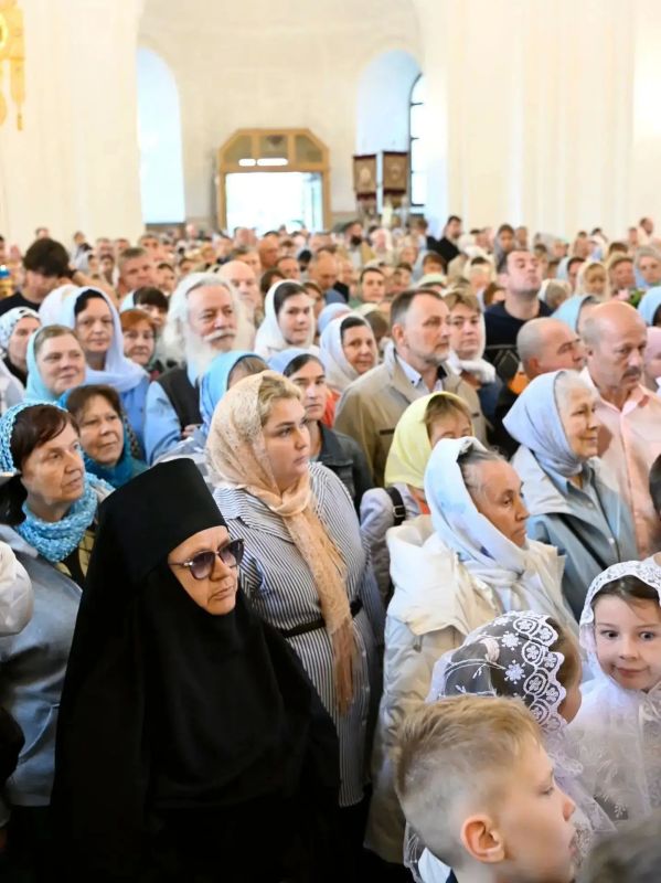 В Брянске прошел крестный ход в честь Свенской иконы Божьей Матери В Брянске прошел крестный ход в честь Свенской иконы Божьей Матери