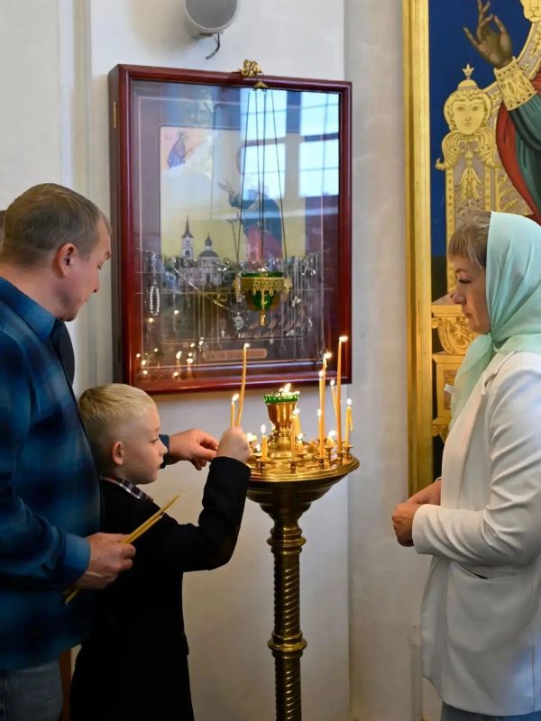 В Брянске прошел крестный ход в честь Свенской иконы Божьей Матери В Брянске прошел крестный ход в честь Свенской иконы Божьей Матери