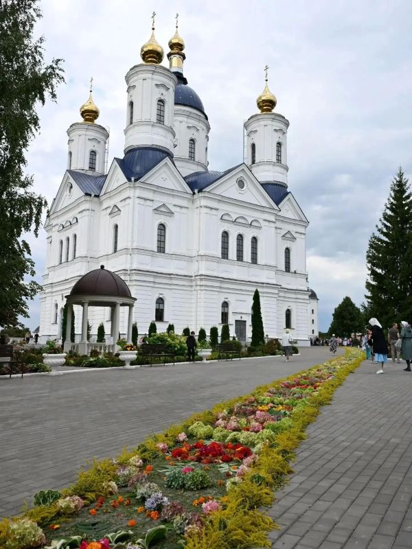 В Брянске прошел крестный ход в честь Свенской иконы Божьей Матери В Брянске прошел крестный ход в честь Свенской иконы Божьей Матери