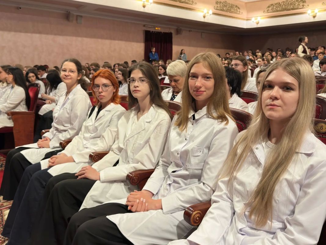 Брянских первокурсников Сеченовского университета посвятили в студенты Брянских первокурсников Сеченовского университета посвятили в студенты