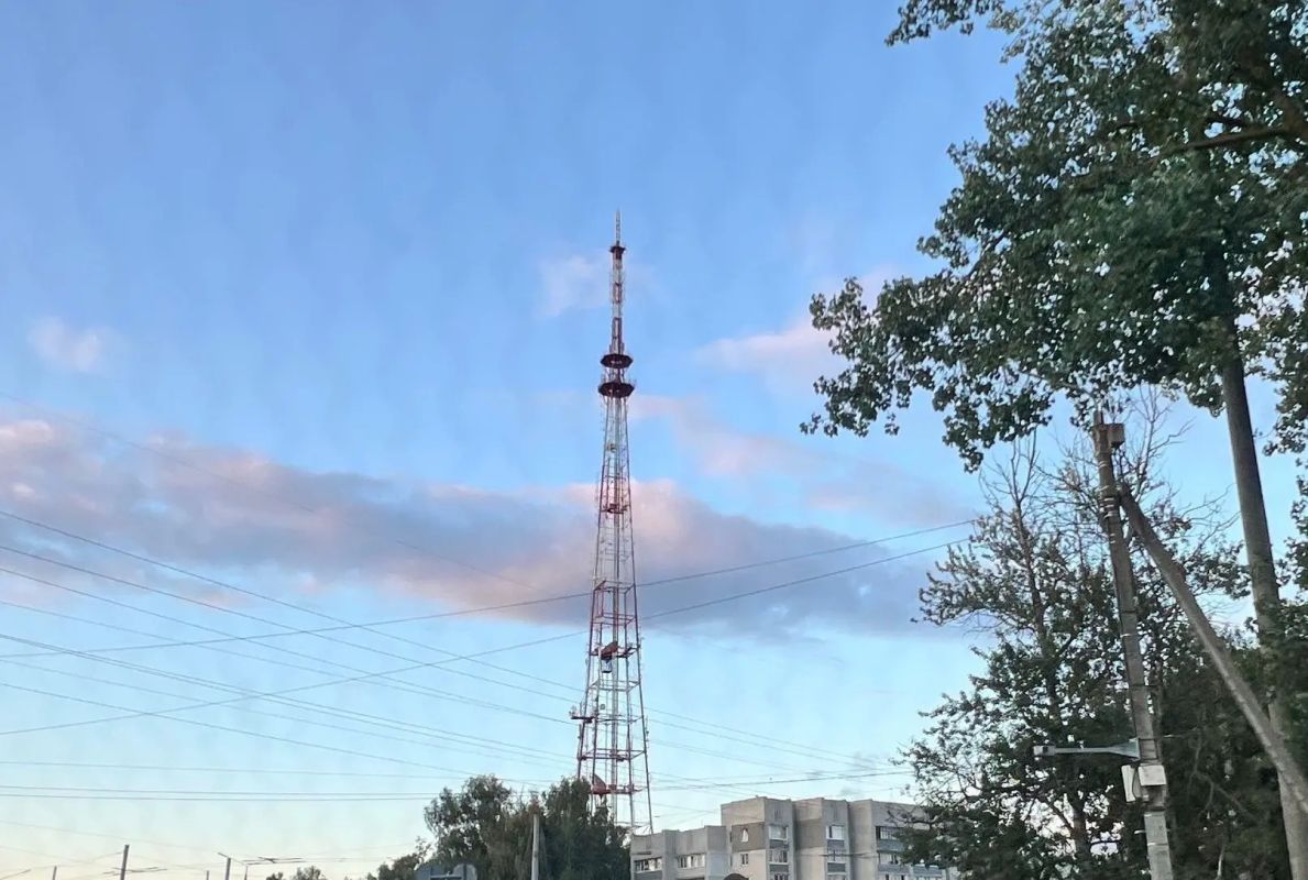1 сентября, в День знаний, филиал РТРС «Брянский ОРТПЦ» включит тематическую подсветку на главной телебашне региона
