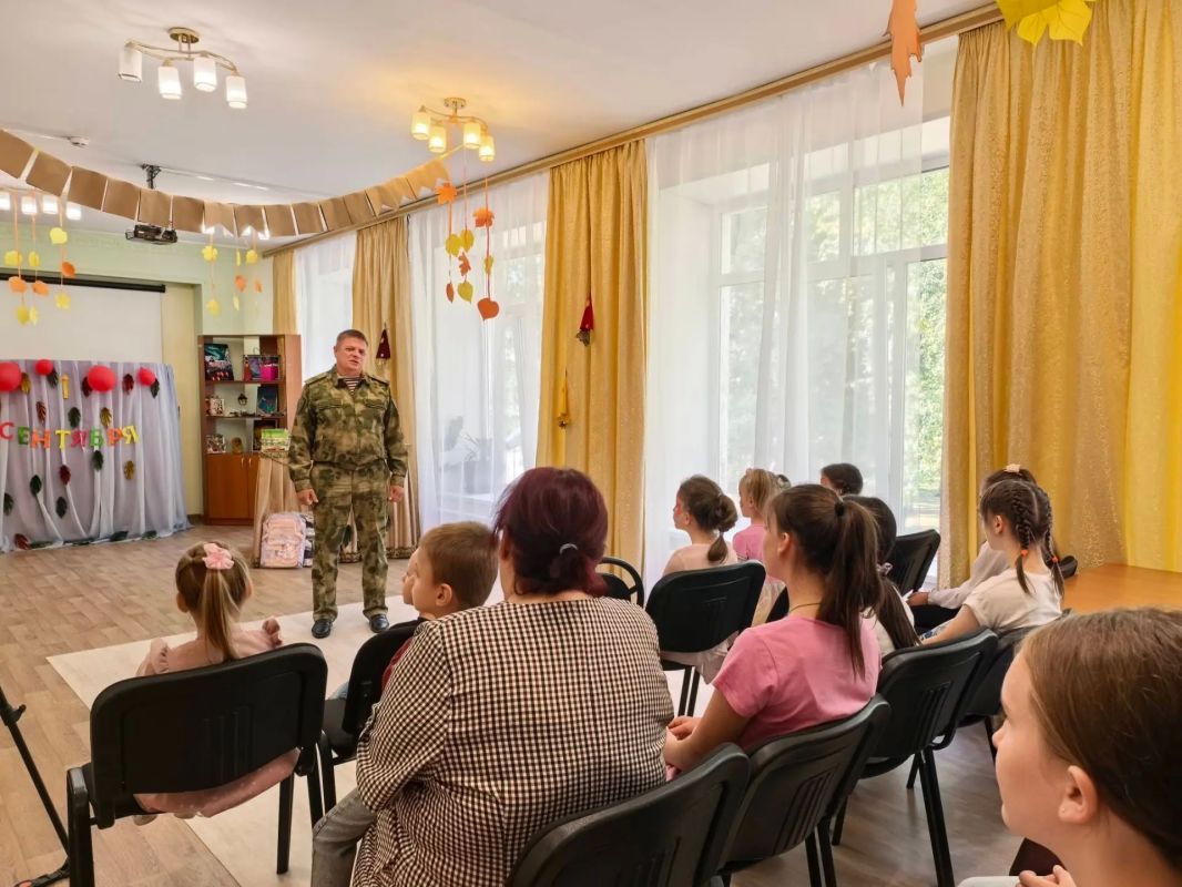 Брянские росгвардейцы приняли участие в акции «Собери ребенка в школу» Брянские росгвардейцы приняли участие в акции «Собери ребенка в школу»