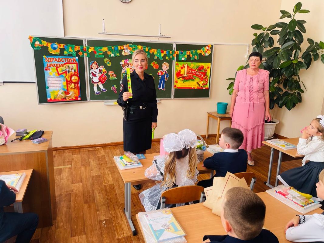 Сотрудники Госавтоинспекции Брянской области приняли участие в мероприятиях, посвященных Дню знаний Сотрудники Госавтоинспекции Брянской области приняли участие в мероприятиях, посвященных Дню знаний