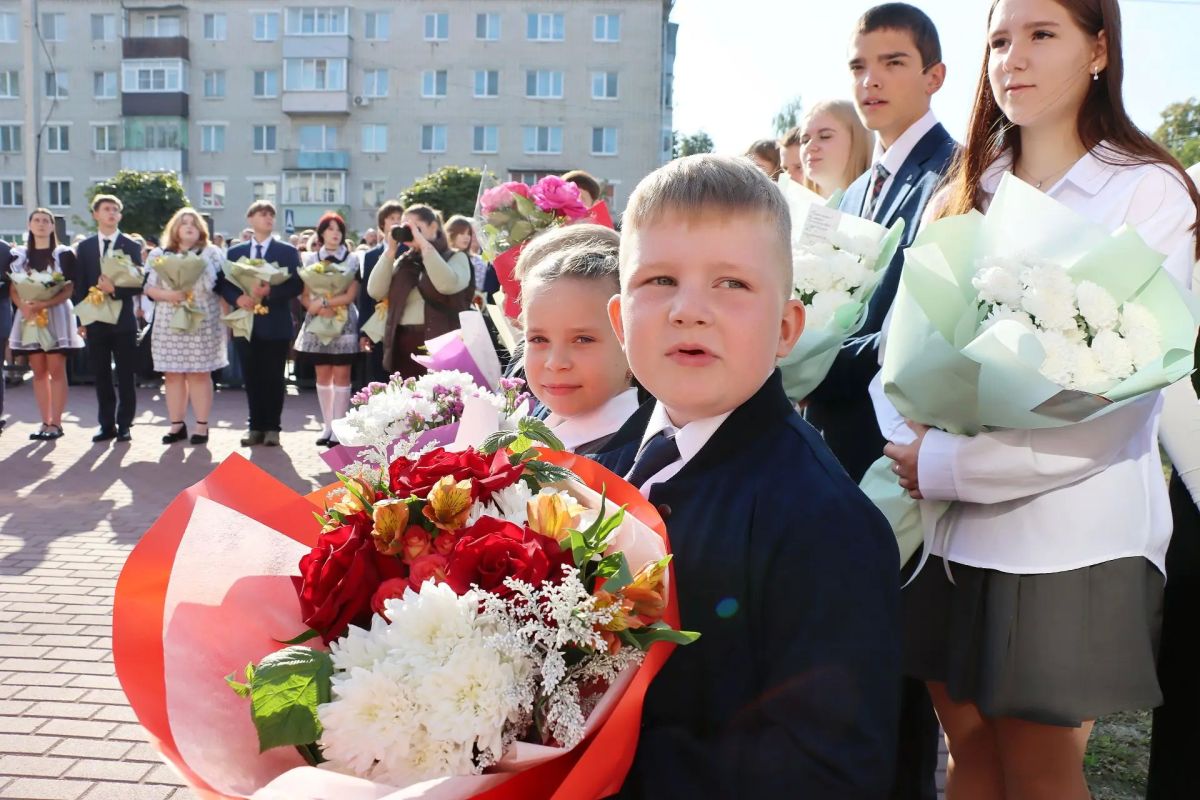 1 Сентября в Любохонской средней школе имени А.А.Головачева Дятьковского района прозвенел первый звонок! 1 Сентября в Любохонской средней школе имени А.А.Головачева Дятьковского района прозвенел первый звонок!