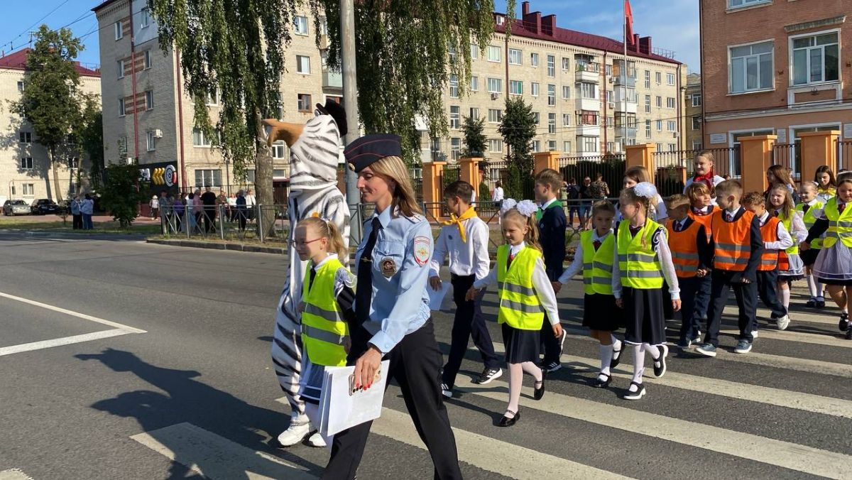 Сотрудники Госавтоинспекции Брянской области приняли участие в мероприятиях, посвященных Дню знаний Сотрудники Госавтоинспекции Брянской области приняли участие в мероприятиях, посвященных Дню знаний