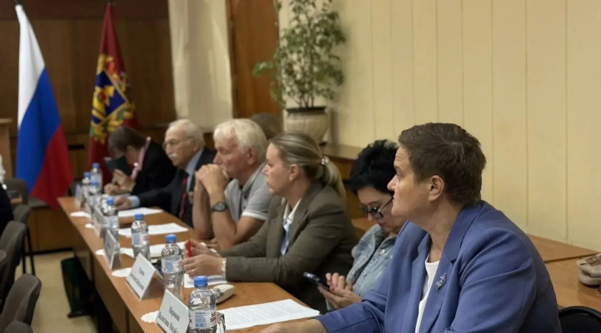 В Брянске состоялся круглый стол Общественной палаты Брянской области, на котором обсудили подвиги российских казаков и роль Брянского казачества в становлении российской государственности В Брянске состоялся круглый стол Общественной палаты Брянской области, на котором обсудили подвиги российских казаков и роль Брянского казачества в становлении российской государственности