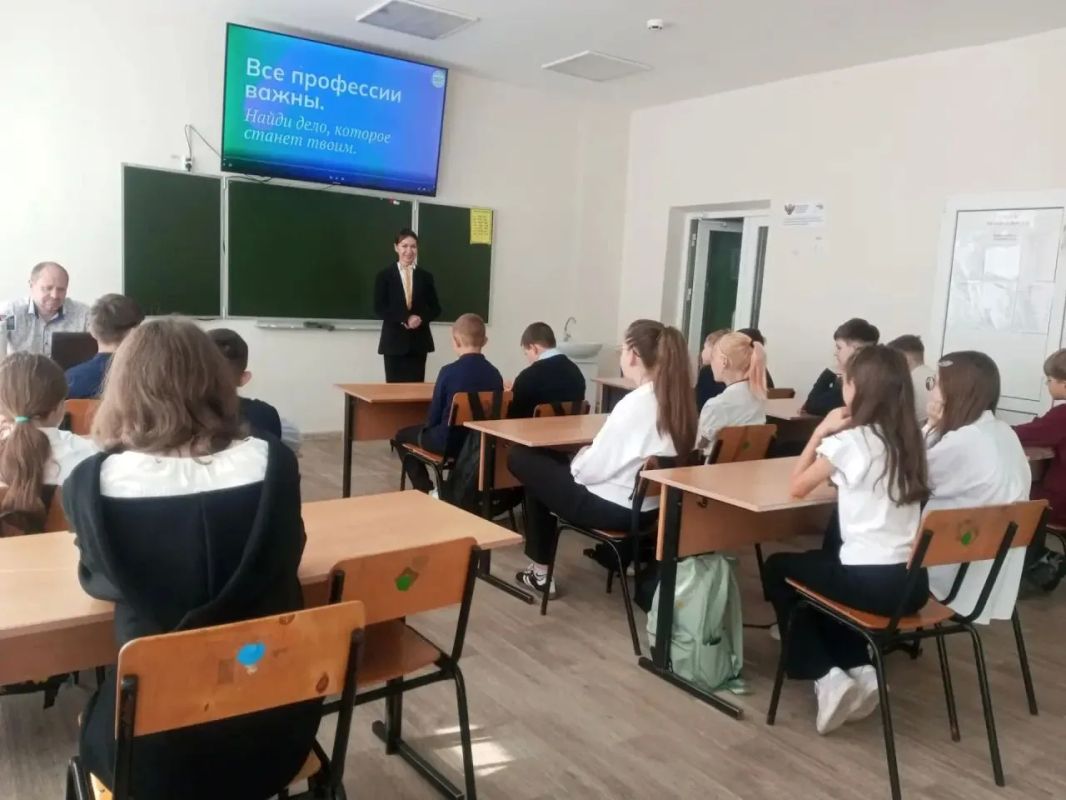 ры. Мы делаем профориентацию максимально адресной, показывая ребятам перспективные предприятия и профессии, которые есть в родном крае ры. Мы делаем профориентацию максимально адресной, показывая ребятам перспективные предприятия и профессии, которые есть в родном крае