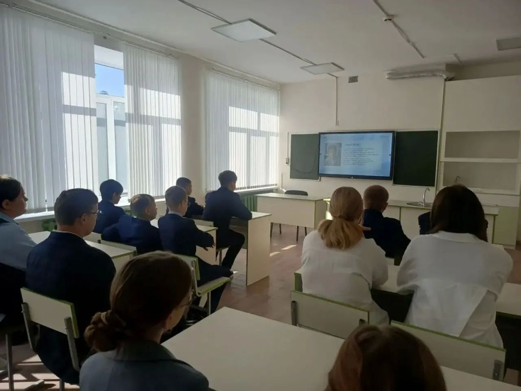 ры. Мы делаем профориентацию максимально адресной, показывая ребятам перспективные предприятия и профессии, которые есть в родном крае ры. Мы делаем профориентацию максимально адресной, показывая ребятам перспективные предприятия и профессии, которые есть в родном крае