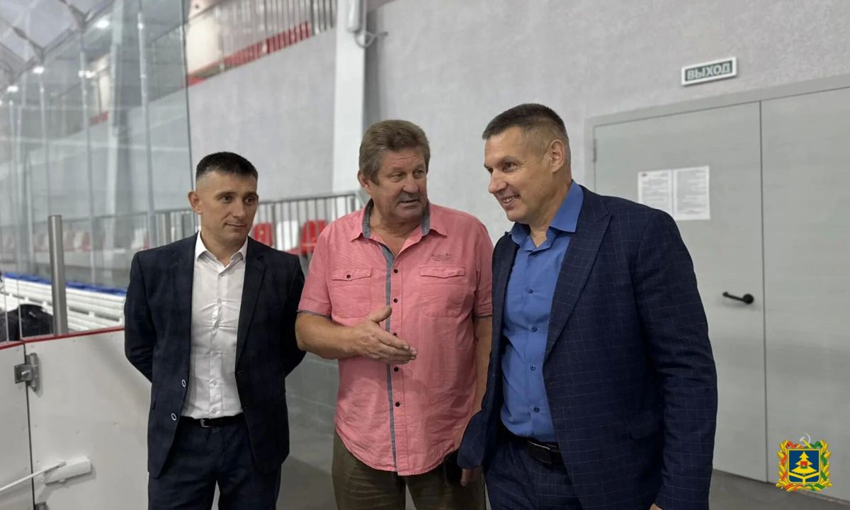 В Брянской области открыт первый хоккейный класс В Брянской области открыт первый хоккейный класс