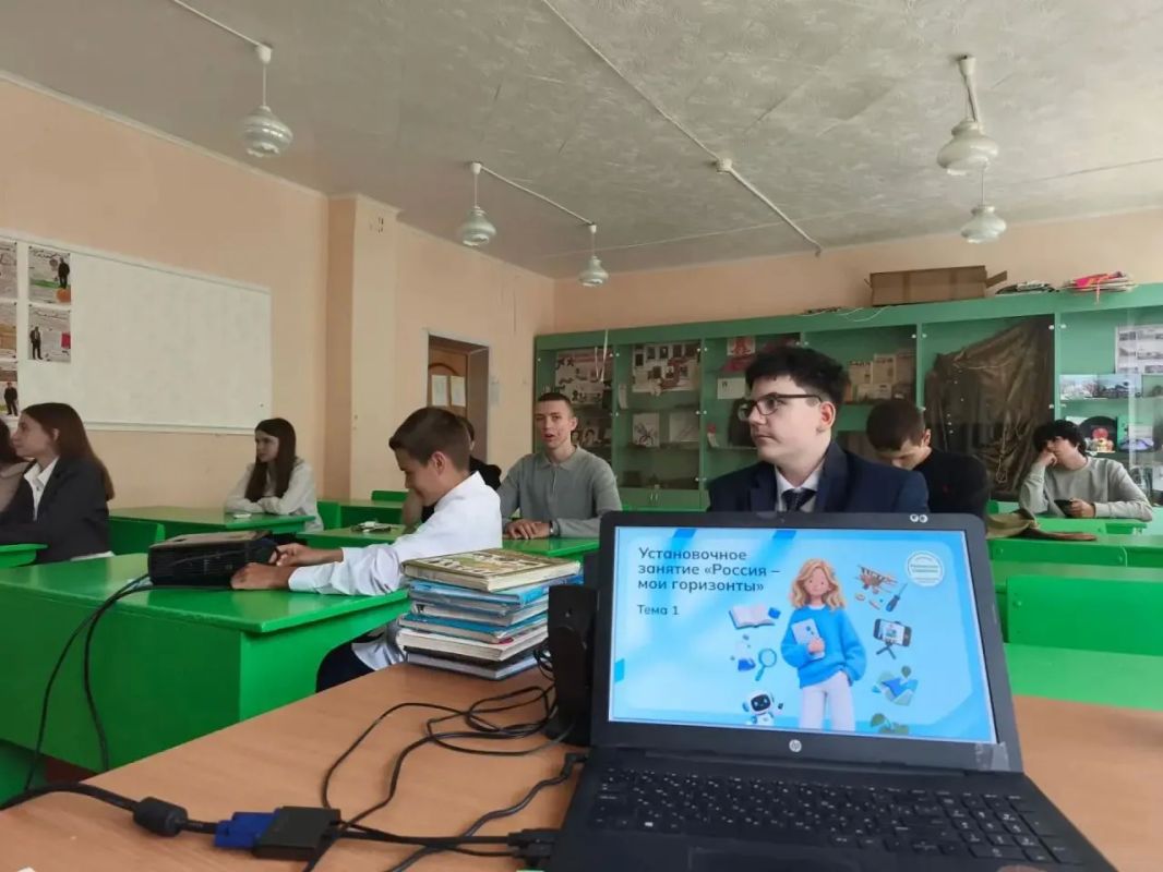 ры. Мы делаем профориентацию максимально адресной, показывая ребятам перспективные предприятия и профессии, которые есть в родном крае ры. Мы делаем профориентацию максимально адресной, показывая ребятам перспективные предприятия и профессии, которые есть в родном крае