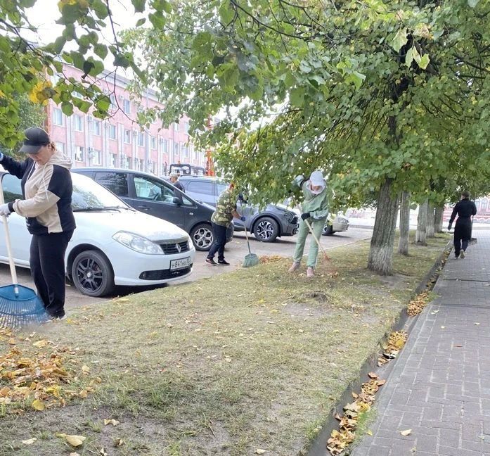Сегодня Новозыбковский городской округ вышел на общеобластной субботник, инициатором которого выступил врио Губернатора Брянской области Егор Ковальчук Сегодня Новозыбковский городской округ вышел на общеобластной субботник, инициатором которого выступил врио Губернатора Брянской области Егор Ковальчук