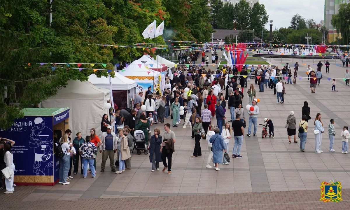 В Брянске на Кургане Бессмертия торжественно открылся гастрофестиваль местной кухни В Брянске на Кургане Бессмертия торжественно открылся гастрофестиваль местной кухни