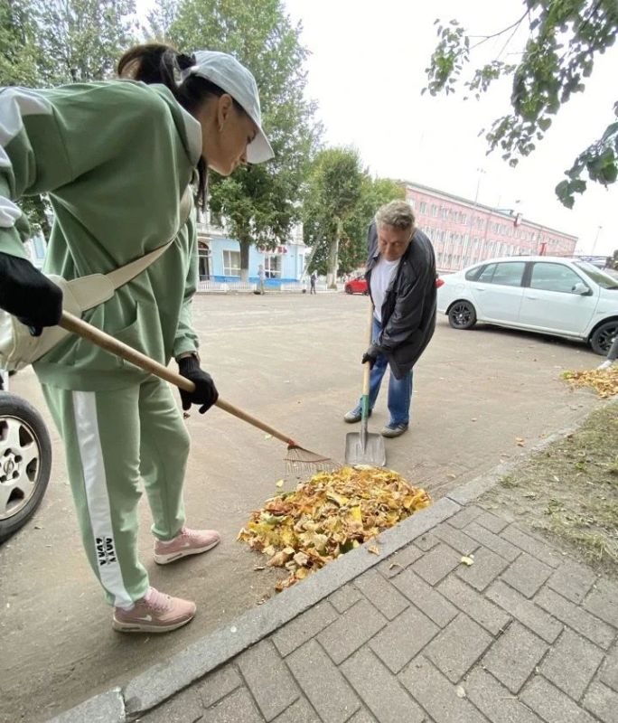 Сегодня Новозыбковский городской округ вышел на общеобластной субботник, инициатором которого выступил врио Губернатора Брянской области Егор Ковальчук Сегодня Новозыбковский городской округ вышел на общеобластной субботник, инициатором которого выступил врио Губернатора Брянской области Егор Ковальчук