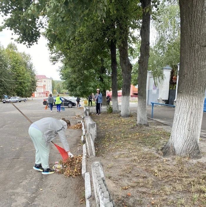 Сегодня Новозыбковский городской округ вышел на общеобластной субботник, инициатором которого выступил врио Губернатора Брянской области Егор Ковальчук Сегодня Новозыбковский городской округ вышел на общеобластной субботник, инициатором которого выступил врио Губернатора Брянской области Егор Ковальчук
