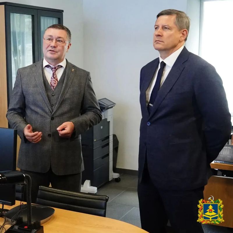В День работников нефтяной и газовой промышленности врио Губернатора Брянской области Егор Ковальчук посетил производственные объекты АО «Транснефть — Дружба» — крупнейшего в регионе предприятия топливноэнергетического... В День работников нефтяной и газовой промышленности врио Губернатора Брянской области Егор Ковальчук посетил производственные объекты АО «Транснефть — Дружба» — крупнейшего в регионе предприятия топливноэнергетического...